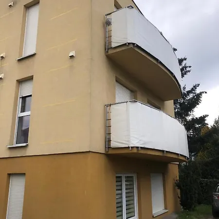 Mieskanie Na Zaciszu *